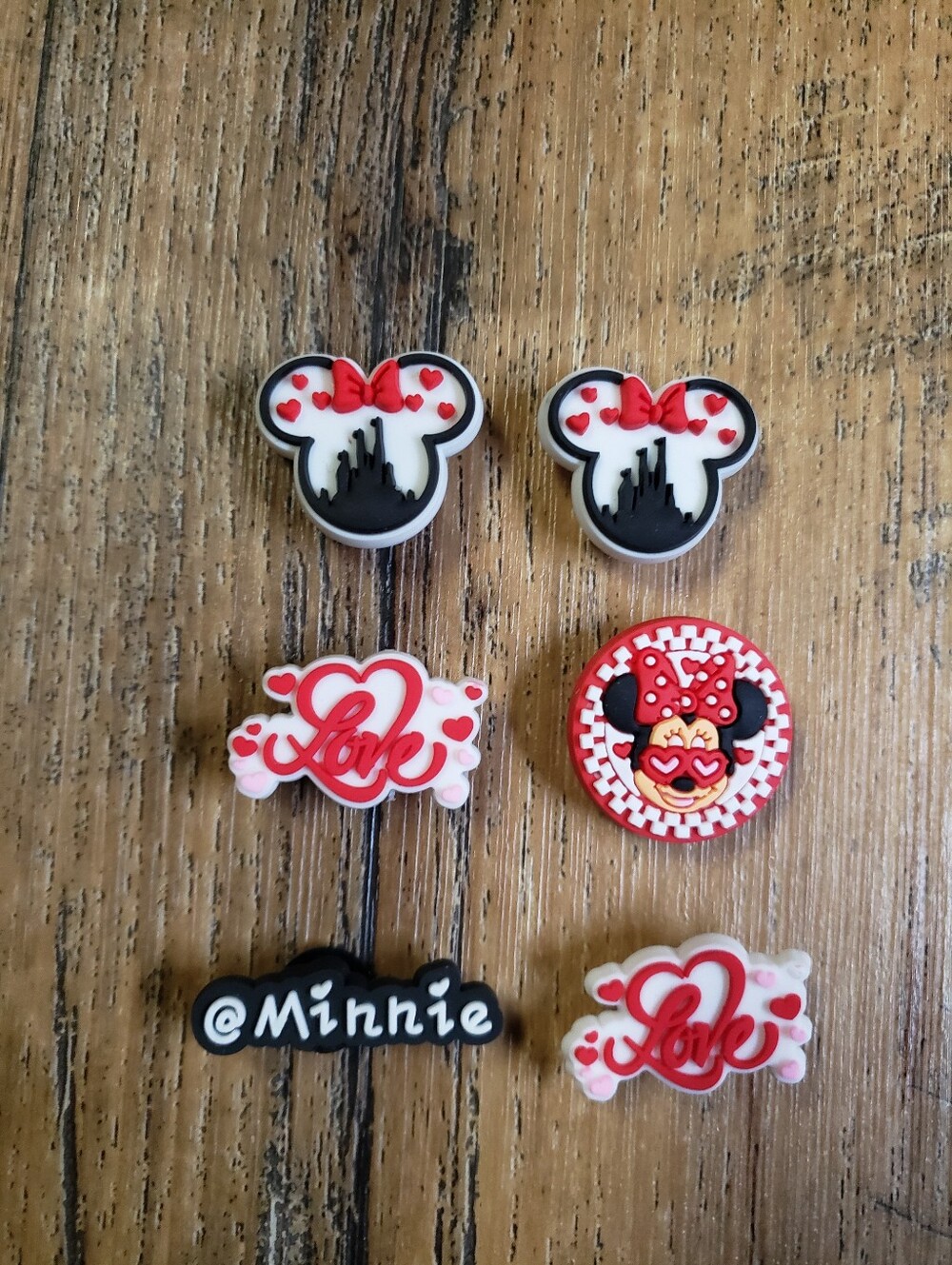 Minnie Mouse Love Croc Charm Set